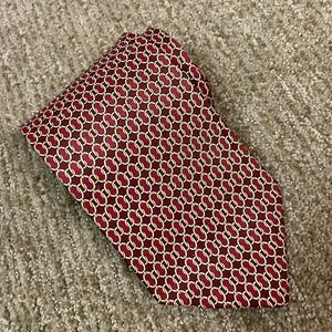 Brooks Brothers Silk Tie Mens Burgundy Gold Chain Link Classic Preppy Office Tie